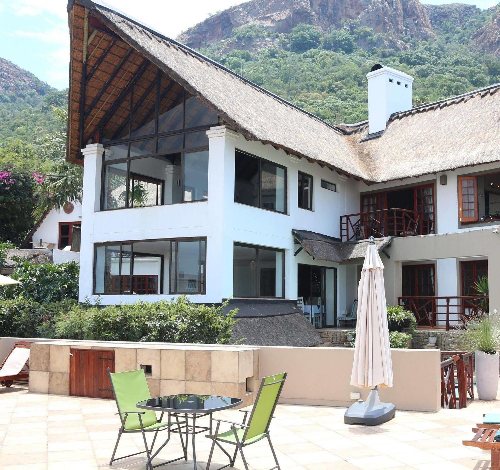 Galagos Lodge Hartbeespoort Exterior photo
