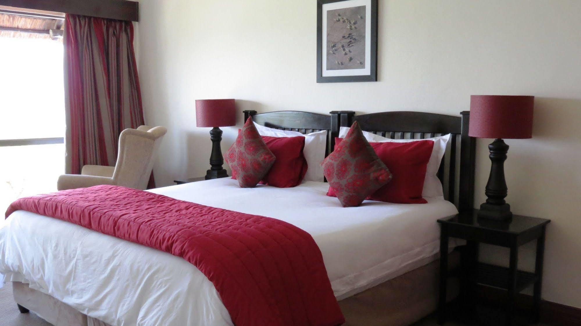 Galagos Lodge Hartbeespoort Exterior photo