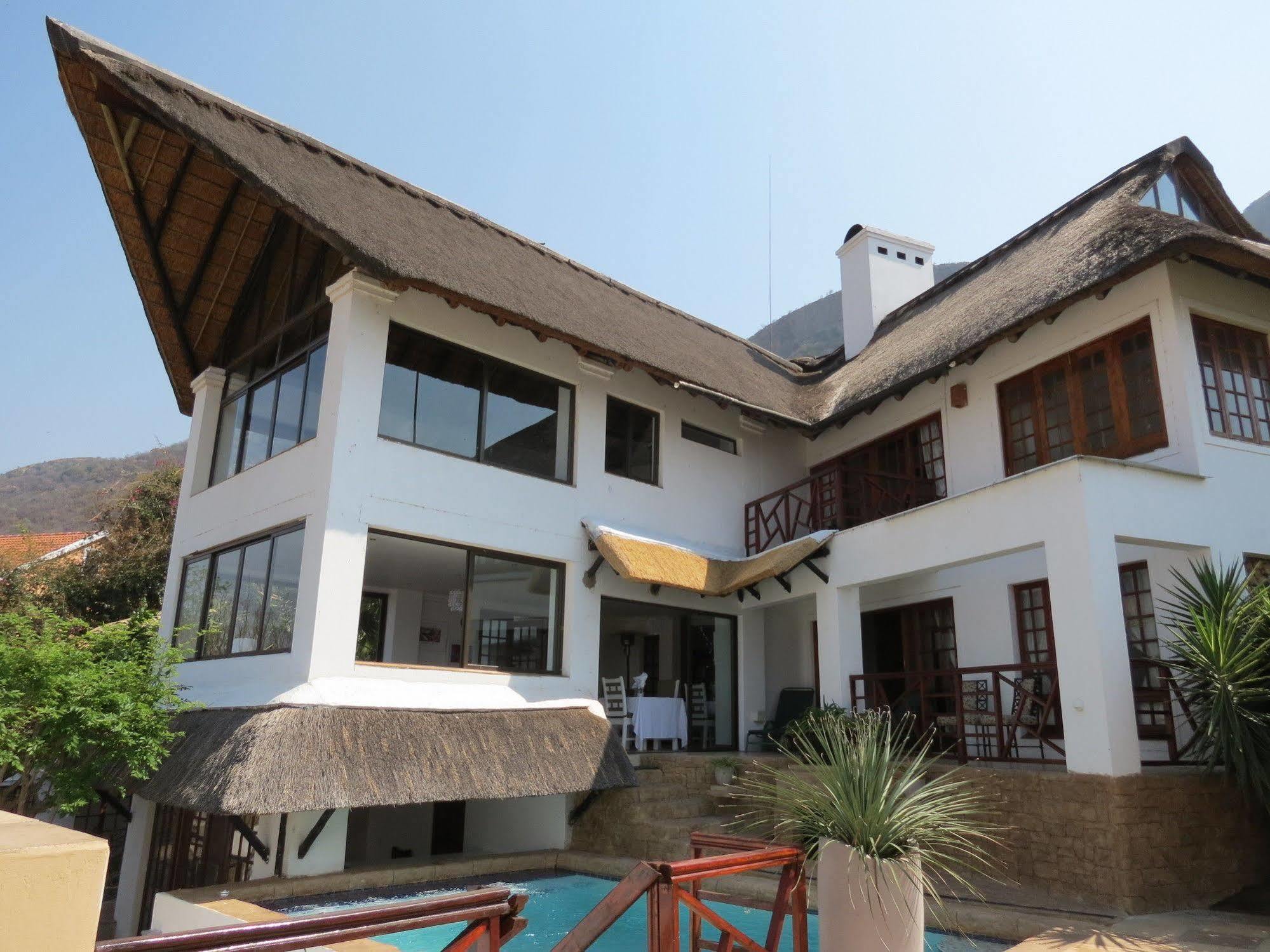 Galagos Lodge Hartbeespoort Exterior photo