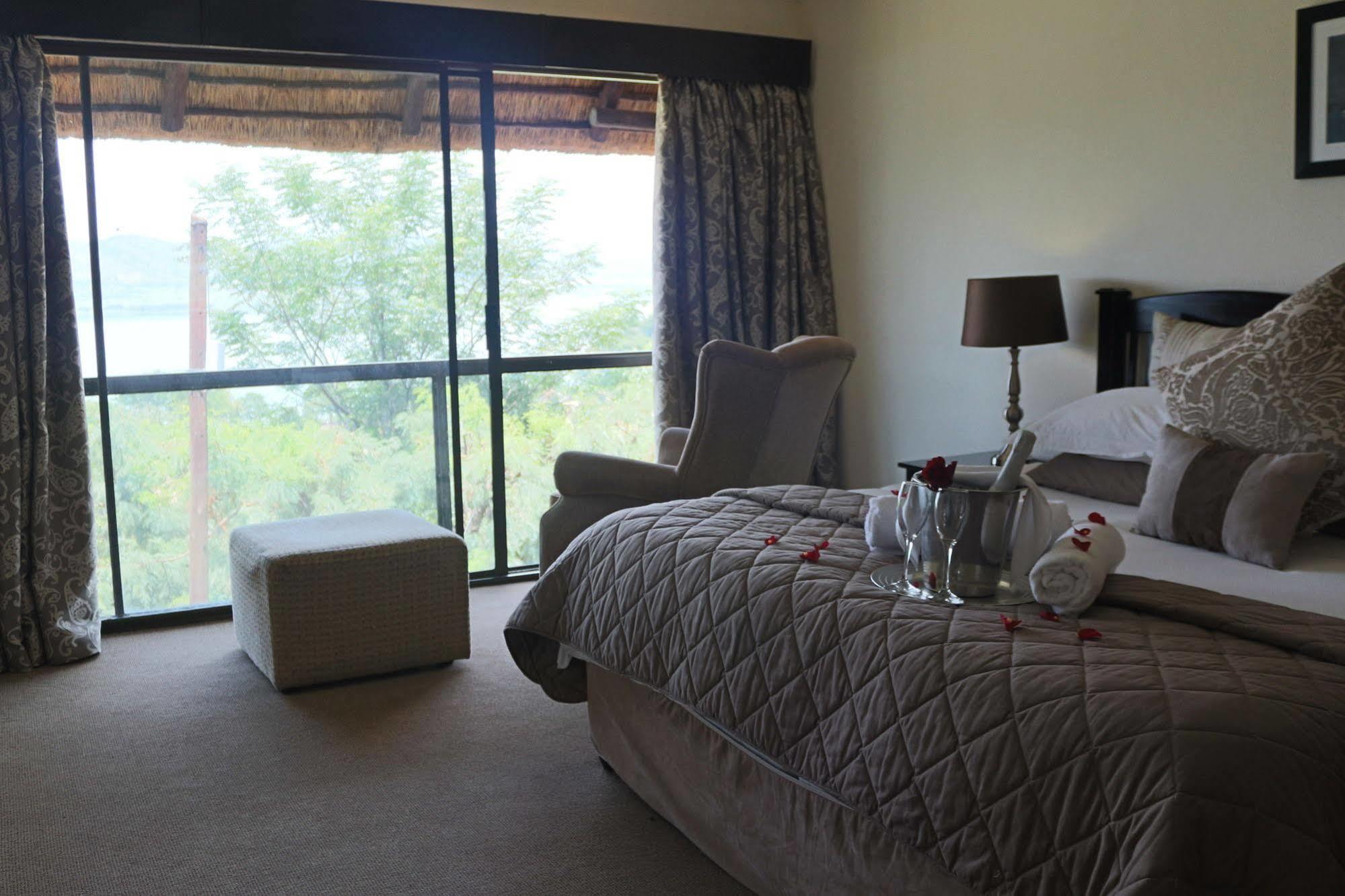 Galagos Lodge Hartbeespoort Exterior photo