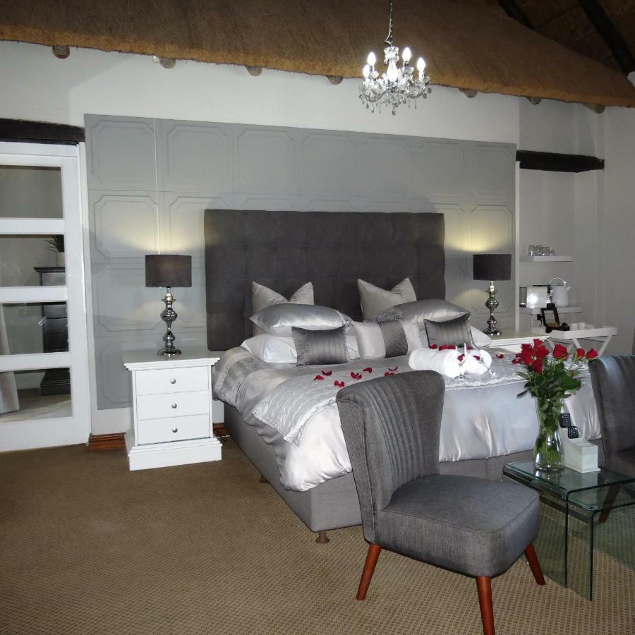 Galagos Lodge Hartbeespoort Exterior photo