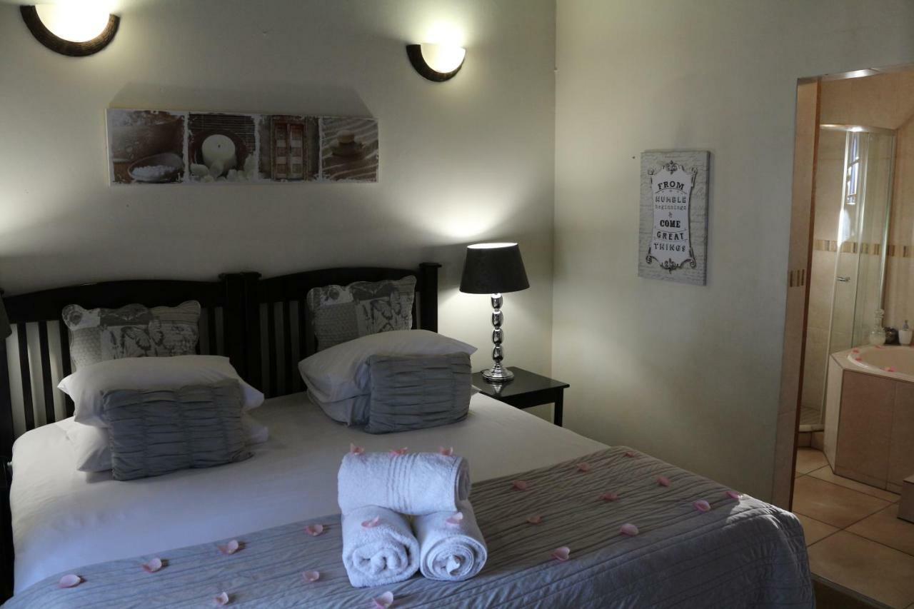 Galagos Lodge Hartbeespoort Exterior photo