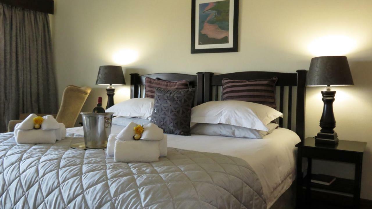 Galagos Lodge Hartbeespoort Exterior photo