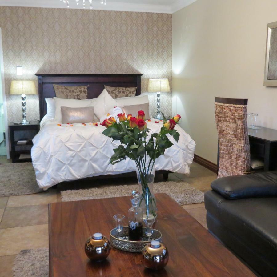 Galagos Lodge Hartbeespoort Exterior photo